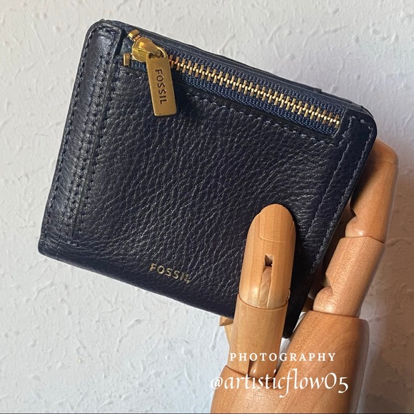 NEW! Fossil Multi Color Small Logan RFID Bifold - Picture 3 of 7
